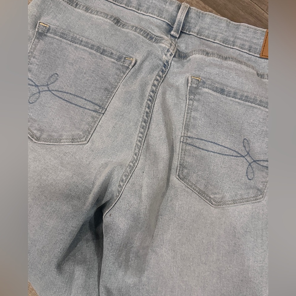 Denizen levis midrise boyfriend jeans

Woman’s size 12/31 - Picture 5 of 5